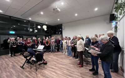 Gezamelijk zingen met koor Ratatouille